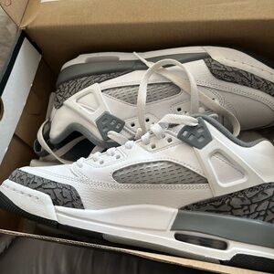Jordan Spizike low Gs white/cool grey 5.5Y